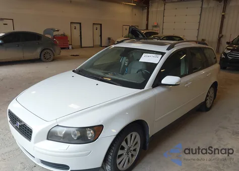 2005 Volvo V50 2.4I из США, поврежденный, VIN YV1MW382152062052